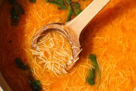 sopa de fideos