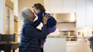 abuela con nieta